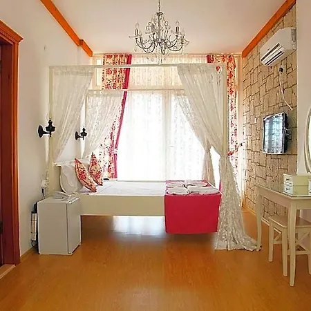 מלון Kemerlihan Deluxe 3*