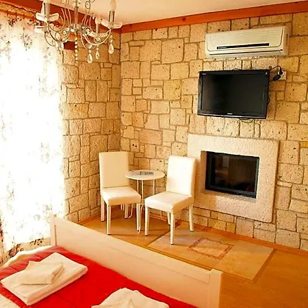 Kemerlihan Deluxe מלון