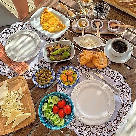 Kemerlihan Deluxe 3* אלאקאטי
