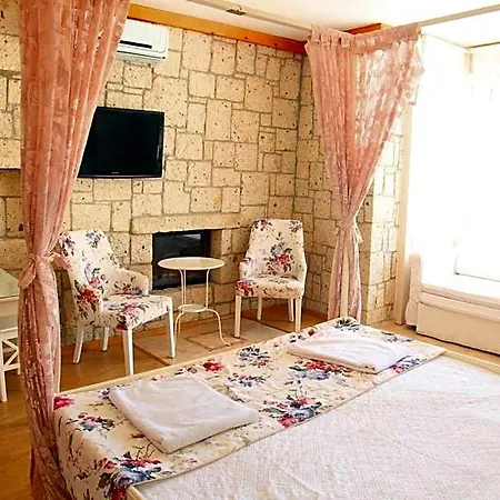 Kemerlihan Deluxe מלון
