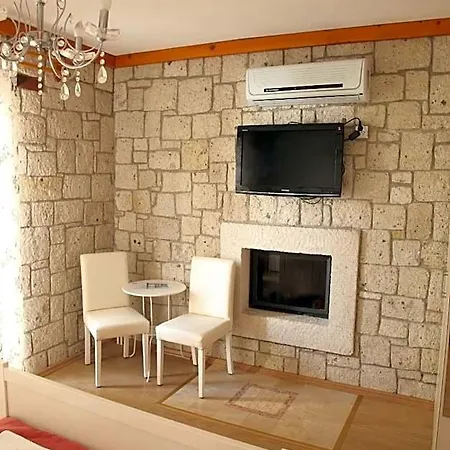 Kemerlihan Deluxe מלון