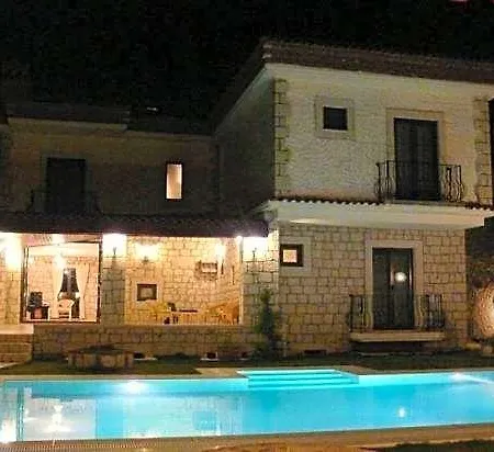 מלון Kemerlihan Deluxe 3*
